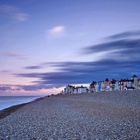 Beautiful Immaculate Aldeburgh Cottage, Sunny Outdoor Space, Free Parking - Easy Walk To Beach & Town 外观 照片