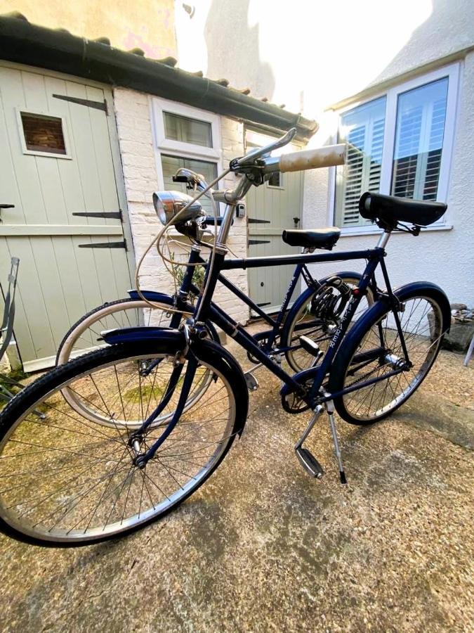 Beautiful Immaculate Aldeburgh Cottage, Sunny Outdoor Space, Free Parking - Easy Walk To Beach & Town 外观 照片
