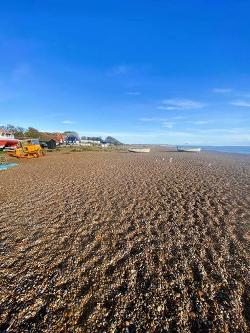 Beautiful Immaculate Aldeburgh Cottage, Sunny Outdoor Space, Free Parking - Easy Walk To Beach & Town 外观 照片
