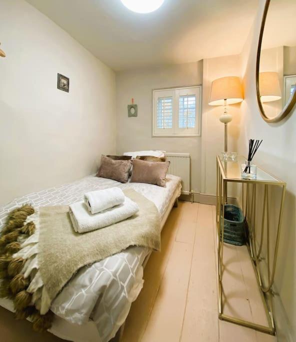 Beautiful Immaculate Aldeburgh Cottage, Sunny Outdoor Space, Free Parking - Easy Walk To Beach & Town 外观 照片