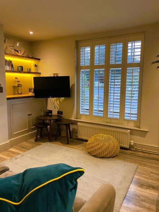 Beautiful Immaculate Aldeburgh Cottage, Sunny Outdoor Space, Free Parking - Easy Walk To Beach & Town 外观 照片